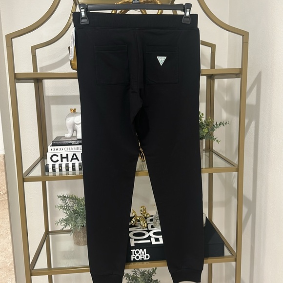 Guess black and white logo dre sh joggers - Picture 10 of 13